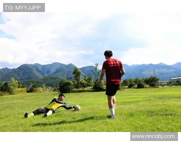 足球球星冬训心路历程分享凝聚坚持汗水与梦想的深刻感悟