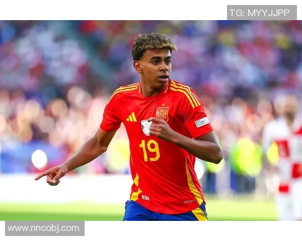 阿足球星崛起之路：从草根少年到世界顶级球员的传奇故事