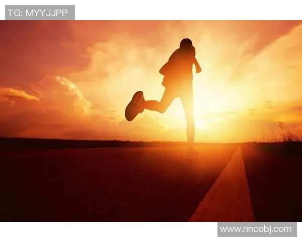 马里奥足球之路：黑人球星的奋斗与荣耀背后